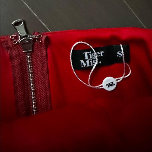 Red Strapless Corset Top - Picture 3 of 3